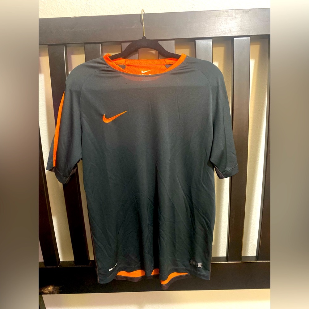 Nike dry fit shirt